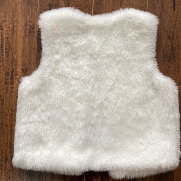 PLACE girls 10/12 fur vest. EUC - Picture 4 of 4